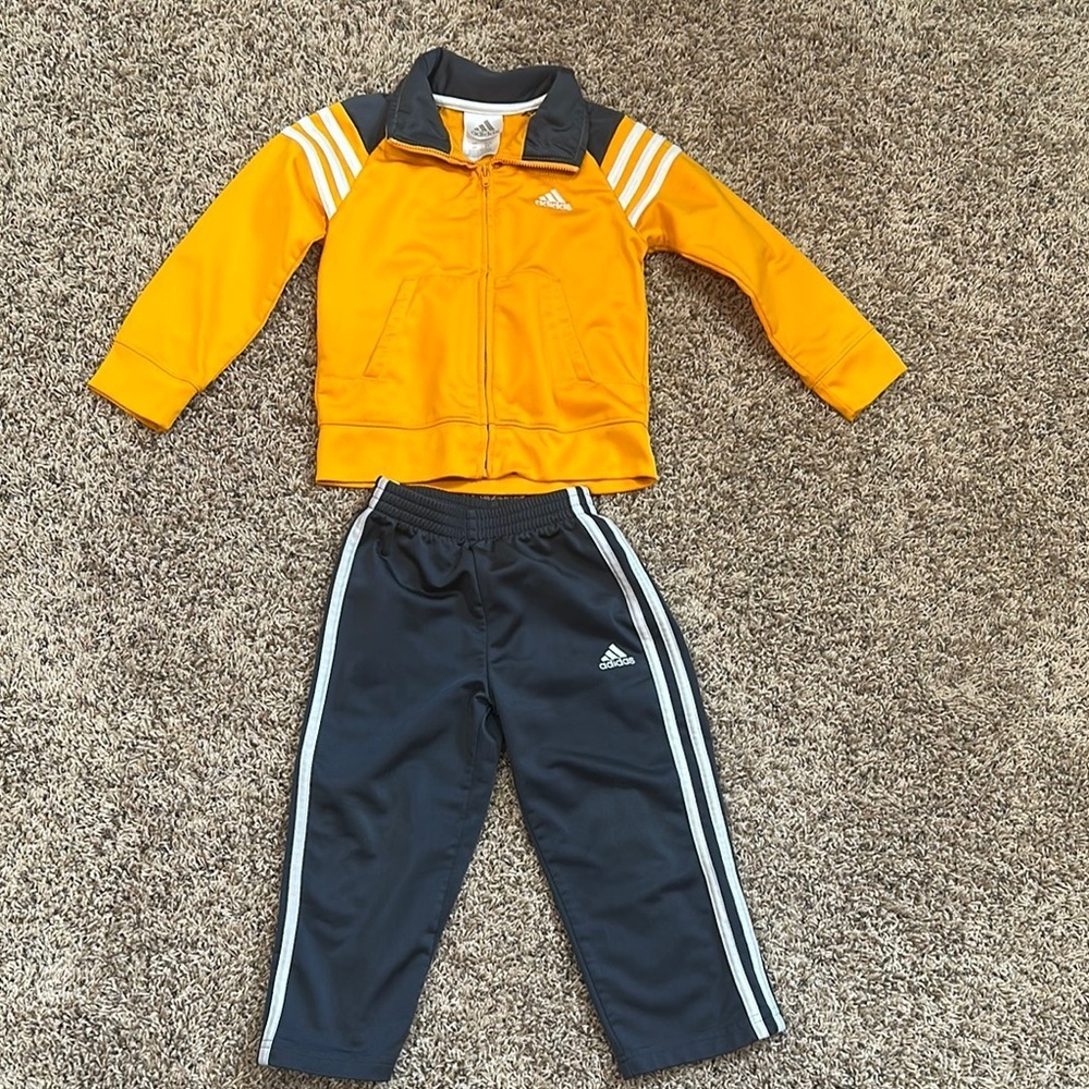 NWOT SET Adidas Youth Gold and Black Tracksuit size 3T